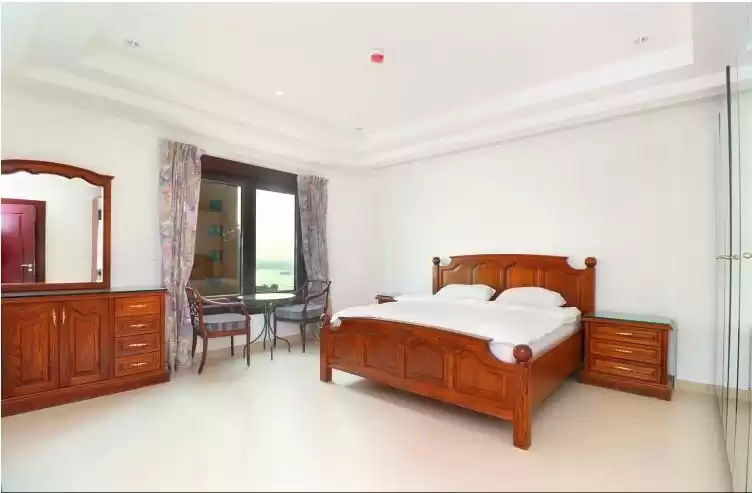 yerleşim Hazır Mülk 2 yatak odası F/F Apartman  kiralık içinde Doha #16197 - 1  image 